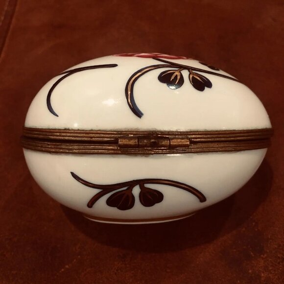 LIMOGES Vintage White Hand Made Porcelain Pink Blue Gold Floral Trinket Box Egg - Picture 8 of 10